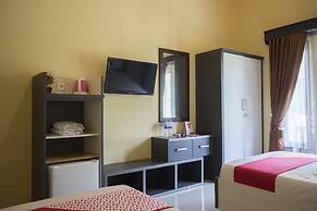 OYO 1283 Guest House Loemajan