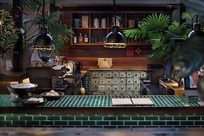 Peking Yard Boutique Hotel