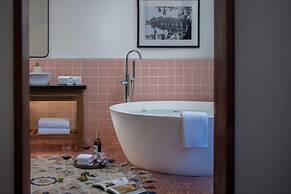 Peking Yard Boutique Hotel