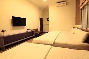 Home Sweet Beach Hotel