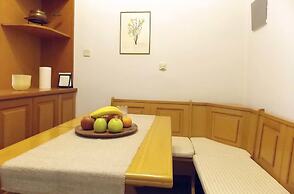 Glyfada Spacious Apartment Garden