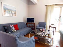 Glyfada Spacious Apartment Garden