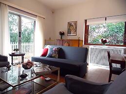 Glyfada Spacious Apartment Garden