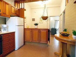 Glyfada Spacious Apartment Garden