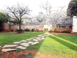 Glyfada Spacious Apartment Garden