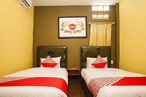 OYO 1052 Sentosa Jaya Guest House Syariah
