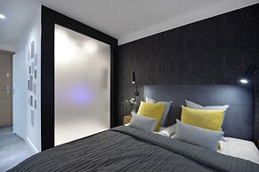 Elite Apartments Waterlane Pool Access