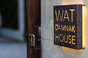 Watdamnak House
