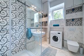 Elite Apartments by the Seaside