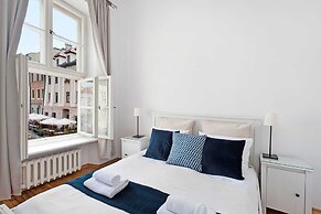 Square Apartment - LoftAffair