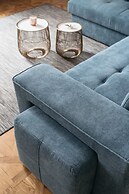 Square Apartment - LoftAffair