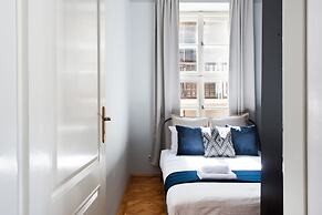 Square Apartment - LoftAffair