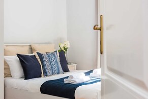 Square Apartment - LoftAffair