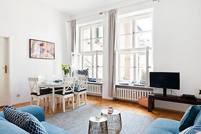 Square Apartment - LoftAffair