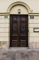 Square Apartment - LoftAffair