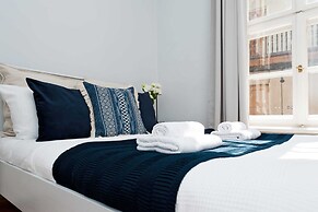 Square Apartment - LoftAffair