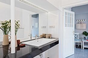 Square Apartment - LoftAffair