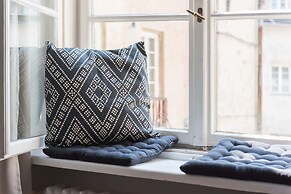 Square Apartment - LoftAffair