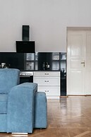 Square Apartment - LoftAffair