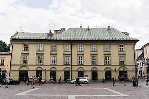 Square Apartment - LoftAffair