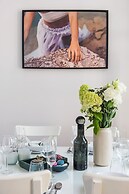 Square Apartment - LoftAffair