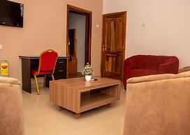 Monipee Hotel