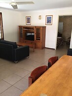 Travellers Rest Motel