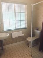 Travellers Rest Motel