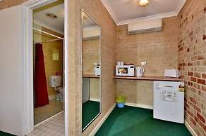 Travellers Rest Motel