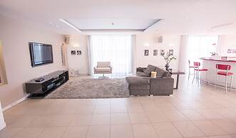 Biarritz Hplus Long Stay