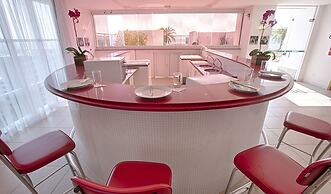 Biarritz Hplus Long Stay