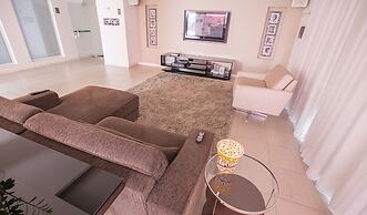 Biarritz Hplus Long Stay