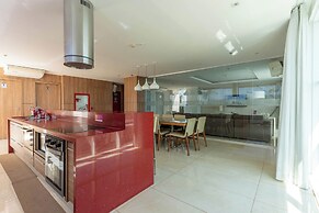 Biarritz Hplus Long Stay
