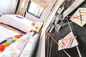 Post Factory Bed & Breakfast Sathorn Hostel - Adults Only