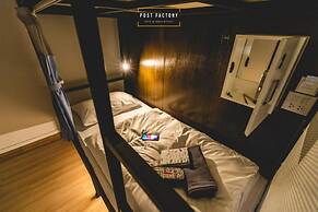 Post Factory Bed & Breakfast Sathorn Hostel - Adults Only