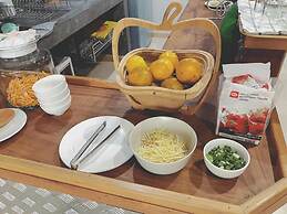 Post Factory Bed & Breakfast Sathorn Hostel - Adults Only