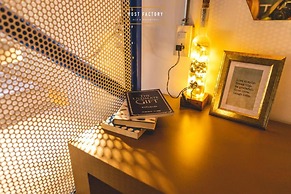 Post Factory Bed & Breakfast Sathorn Hostel - Adults Only