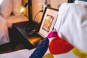 Post Factory Bed & Breakfast Sathorn Hostel - Adults Only