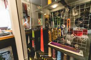 Post Factory Bed & Breakfast Sathorn Hostel - Adults Only