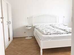 Lovely Apartment directly at Naschmarkt