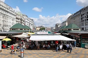 Lovely Apartment directly at Naschmarkt