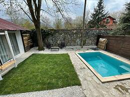 Sapanca Taş Ev & Bungalow