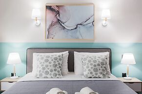 Athenian Downtown Studios by Livin Urbban