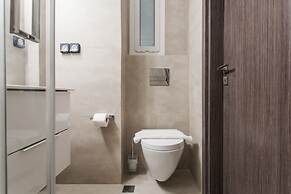 Athenian Downtown Studios by Livin Urbban