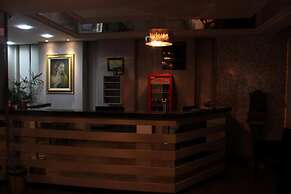 Geneviee Palace Hotel