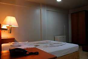 Geneviee Palace Hotel