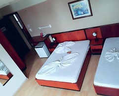 Geneviee Palace Hotel