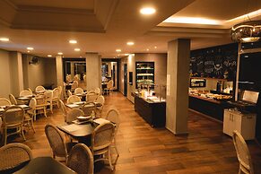 Geneviee Palace Hotel