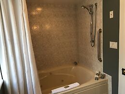 Inn at Millrace Pond