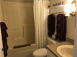 Inn at Millrace Pond